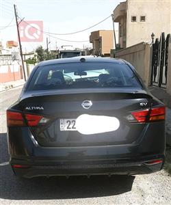 نيسان ألتيما